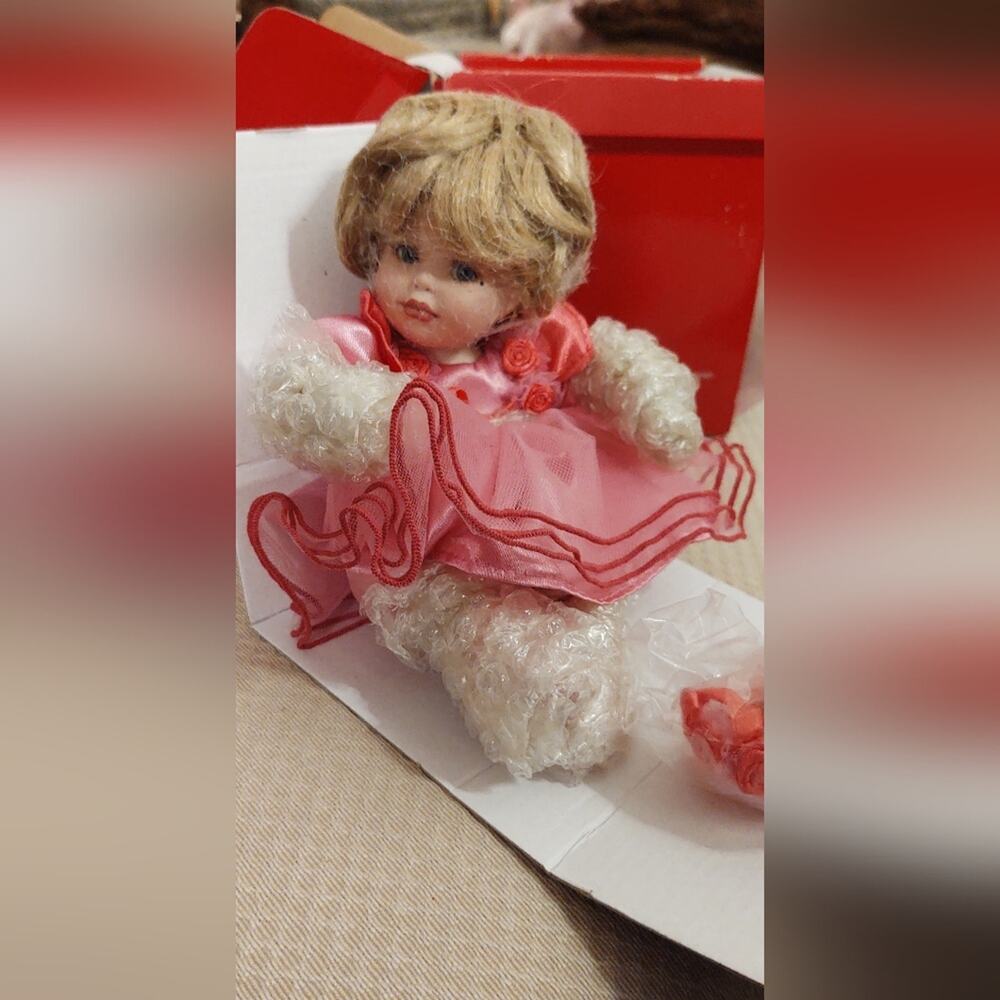 Marie Osmond's "Friendship Rose"  Tiny Tot Doll